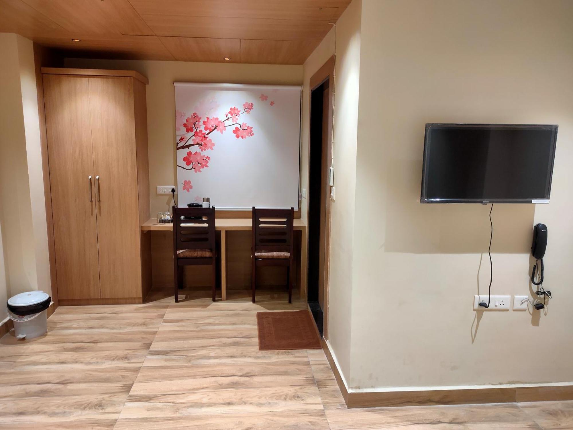 Hotel Mellow Mood Бхубанешвар Екстериор снимка