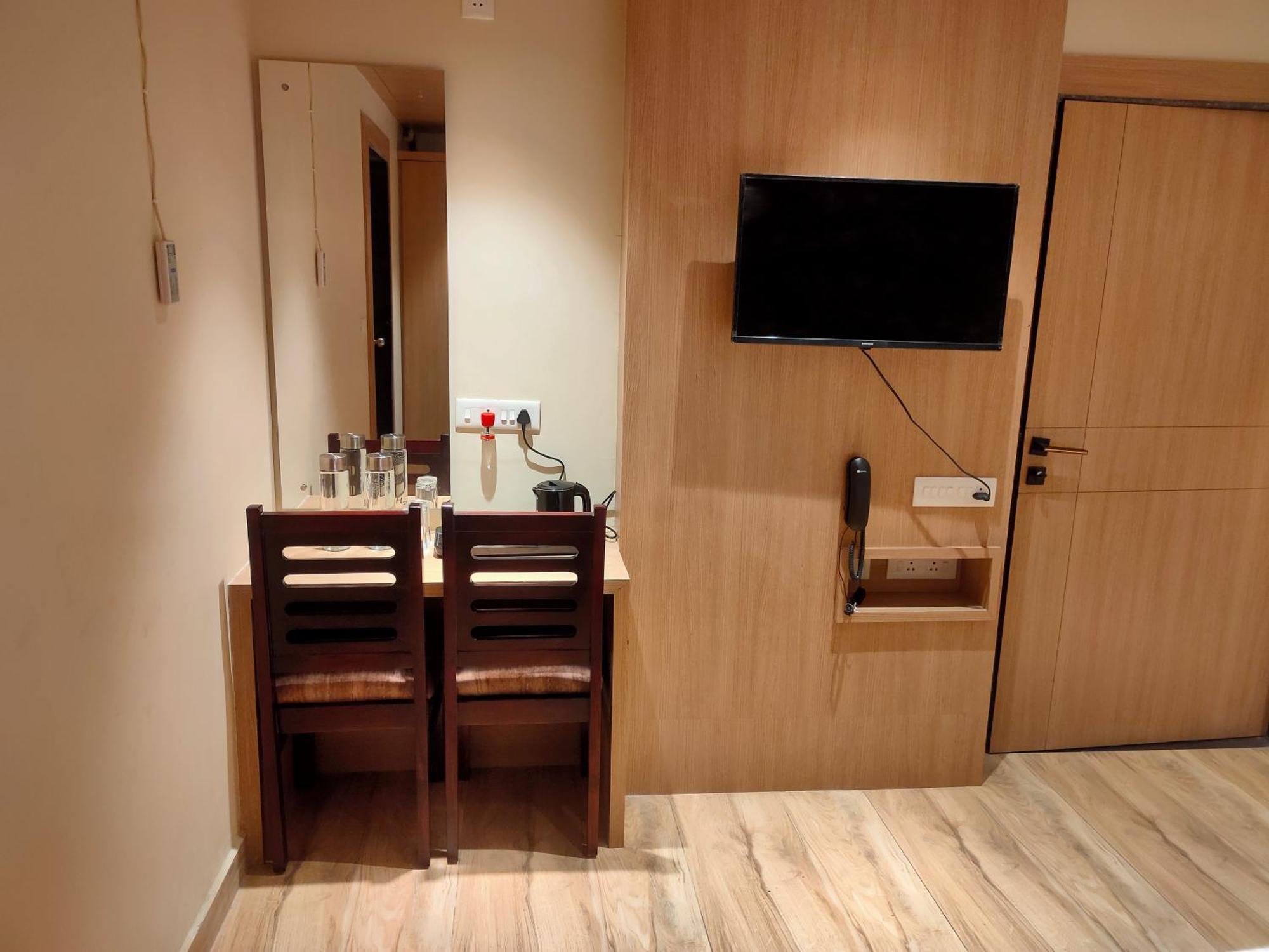 Hotel Mellow Mood Бхубанешвар Екстериор снимка